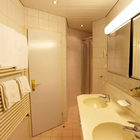 Wittelsbacher Hof Hotel 4*