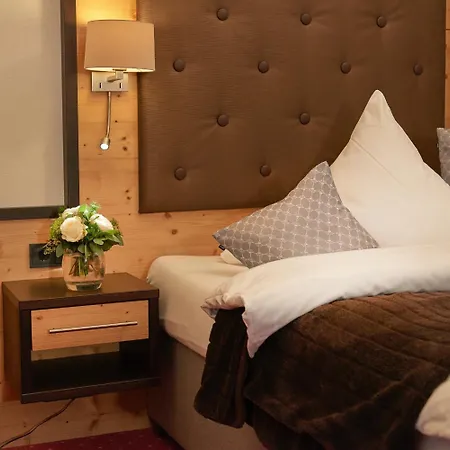 Wittelsbacher Hof Hotel 4*