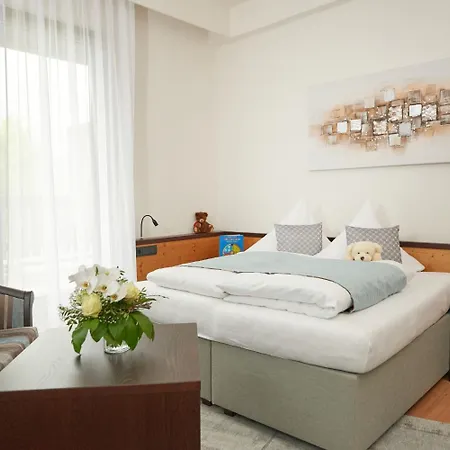Wittelsbacher Hof Hotel 4*