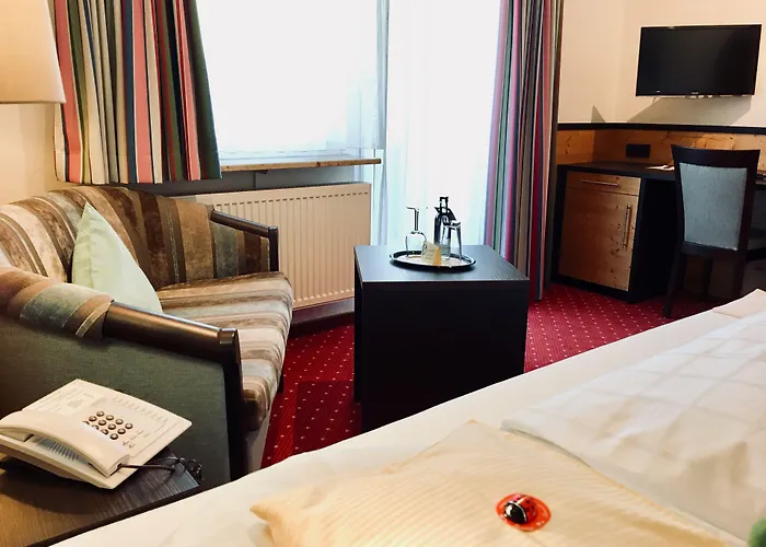 Wittelsbacher Hof Hotel 4*